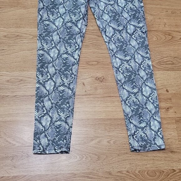 Seven7 Grey White Snakeskin Pattern Tummyless High Rise Skinny  Pants Size 6 - Picture 3 of 9